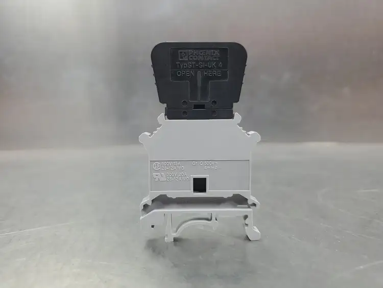 Used Phoenix Contact TYP ST-SI-UK4 / UK4-T Fuses | Palmetto Automation #1156280