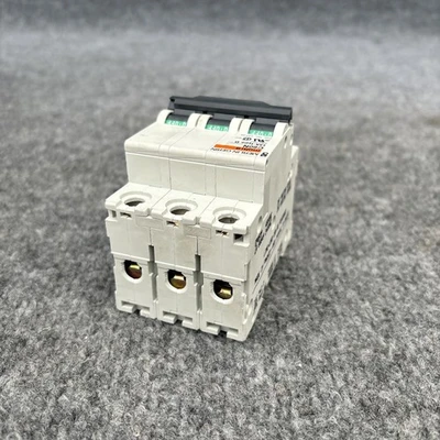 Used Merlin Gerin 24539 Circuit Breakers California US | Davliegogo LLC #1708044