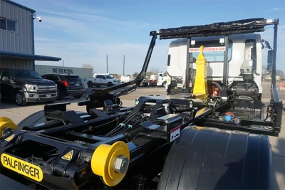 Used 2027 ISUZU FVR Hooklifts & Roll-Offs Texas US | Roll Off Truck World #1491763