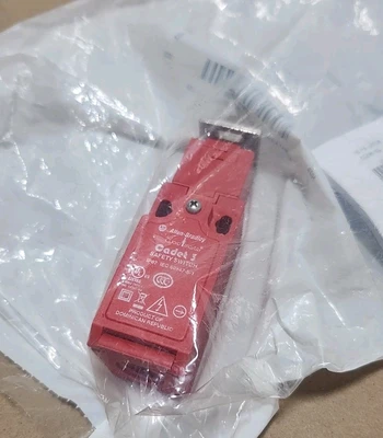 NEW Allen-Bradley 440K-C21061