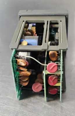 Honeywell DC300K-E-2B0-20-0000-0 Temperature Control (BIN635)
