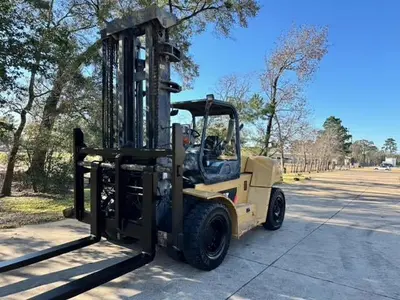 USED 2007 CAT P33000