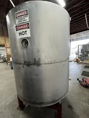 1,000 Gallon SS Tank