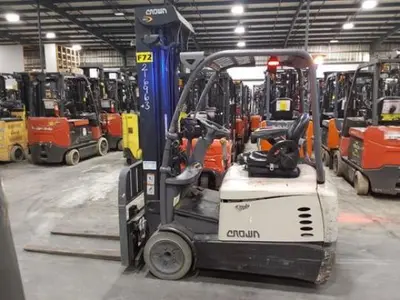 USED 2022 CROWN SC5725-35