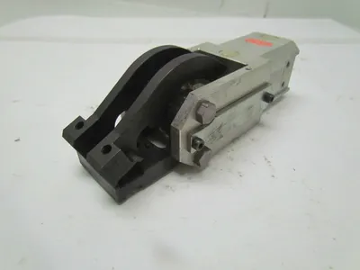 Destaco 84A3-110000000 CAM Type Gripper 333Lbs Grip Force Opening Angle 76 Deg