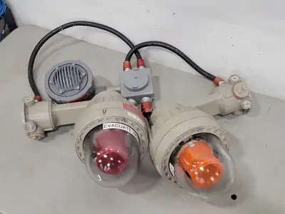 Used FEDERAL SIGNAL CORPORATION 27XST Lighting British Columbia CA | Lenmark #914064