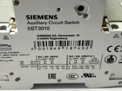 USED SIEMENS MINIATURE CIRCUIT BREAKER 3-POLE 10A W/ 5ST3010 SWITCH