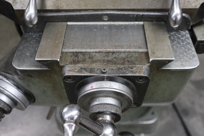 Used BRIDGEPORT 2J Vertical Mills Minnesota US | Machinesused.com #1368685