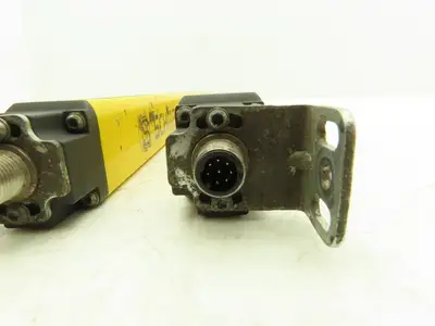 Schmersal SLC440-ER-0490-14-01 Safety Light Curtain Transmitter/Receiver - READ