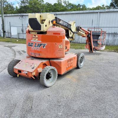 USED 2013 JLG E400AJPN