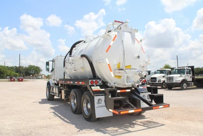 Used 2019 VOLVO VHD64B200 Septic/Sewer/Vacuum Trucks Texas US | Roll Off Truck World #1492002