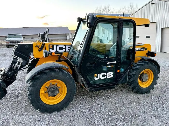 Used 2023 JCB 525-60 AGRI Telehandlers Nebraska US | Berry Machinery #910867