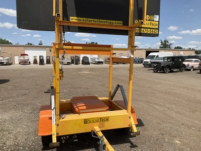 Solar Tech Silent Sentinel Arrow Board - will not power on/charge, manual winch to raise/lower the b...