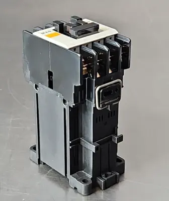 FUJI ELECTRIC SH-4/G CONTACTOR RELAY. Loc4E-27