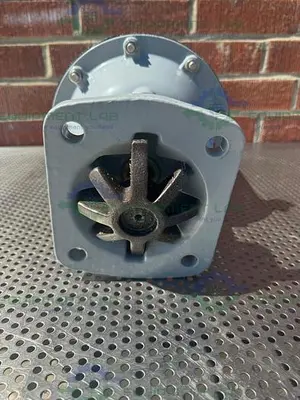 USED ITT 3225 PNEUMATIC VALVE ACTUATOR AIR MOTOR W/ 6" FLANGE FITTING