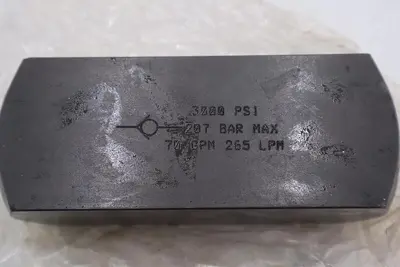PARKER C2000S HYDRAULIC CHECK VALVE 3000 PSI NEW OPEN BOX STOCK #K-620A