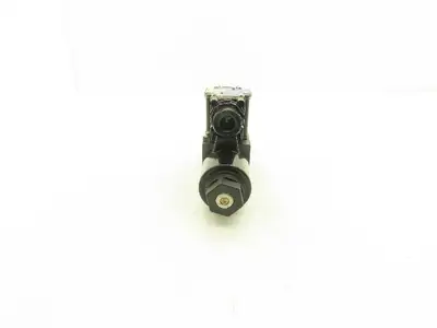 Tokimec DG4V-3-2C-P7-H-100 Hydraulic Directional Solenoid Valve 24V