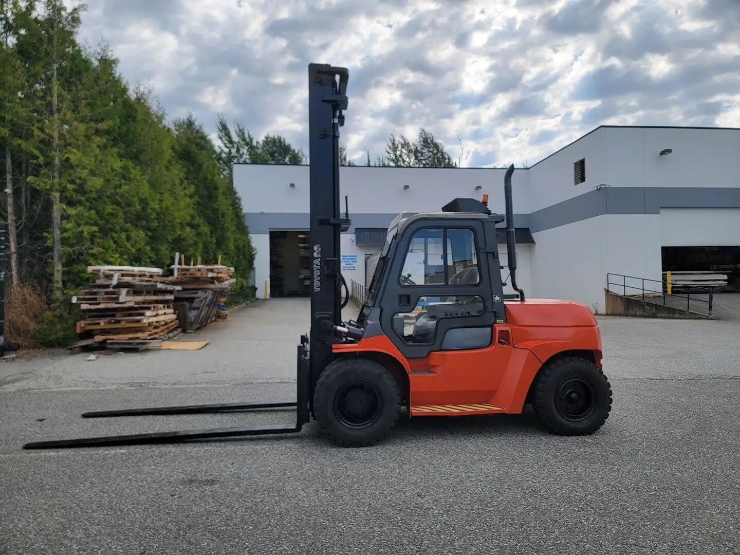 USED 2012 TOYOTA 7FDU70
