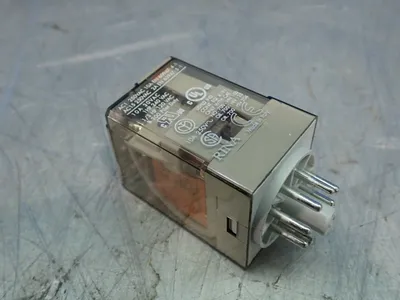 NEW ALLEN BRADLEY 700HA32A12