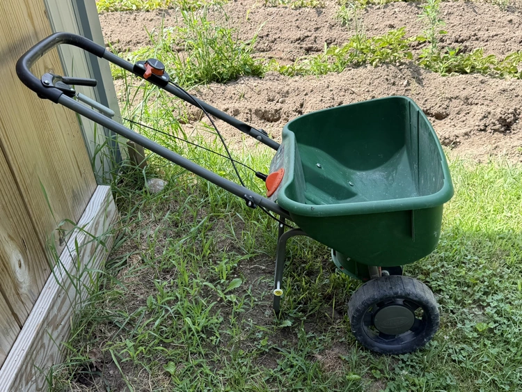 Used _UNKNOWN_ _UNKNOWN_ Broadcast Spreaders Michigan US | Miedema Asset Management Group #1313731