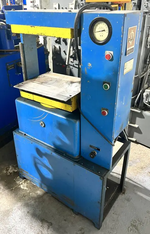 Used PHI PHI B 24-1-M 4 PRESS Molding Presses | Alma Machinery #899348