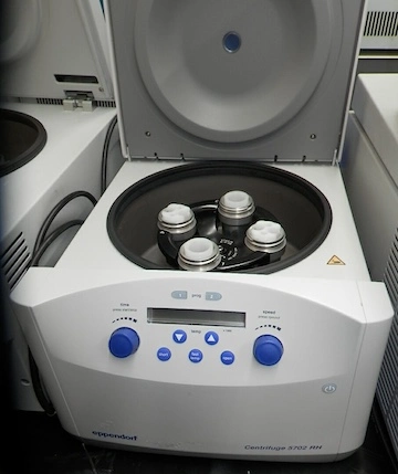 Used EPPENDORF _UNKNOWN_ Lab Centrifuges California US | Biotech Equipment Sales #1466469