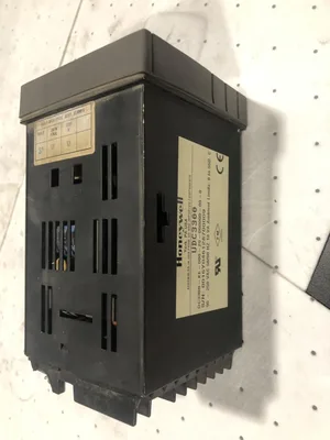 Honeywell DC330BKE00020000000000 UDC3300 Universal Digital Temperature Controller