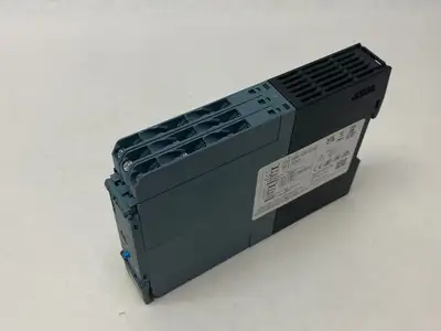 USED SIEMENS SIRIUS REVERSING STARTER, SCREW-TYPE MISSING COVER