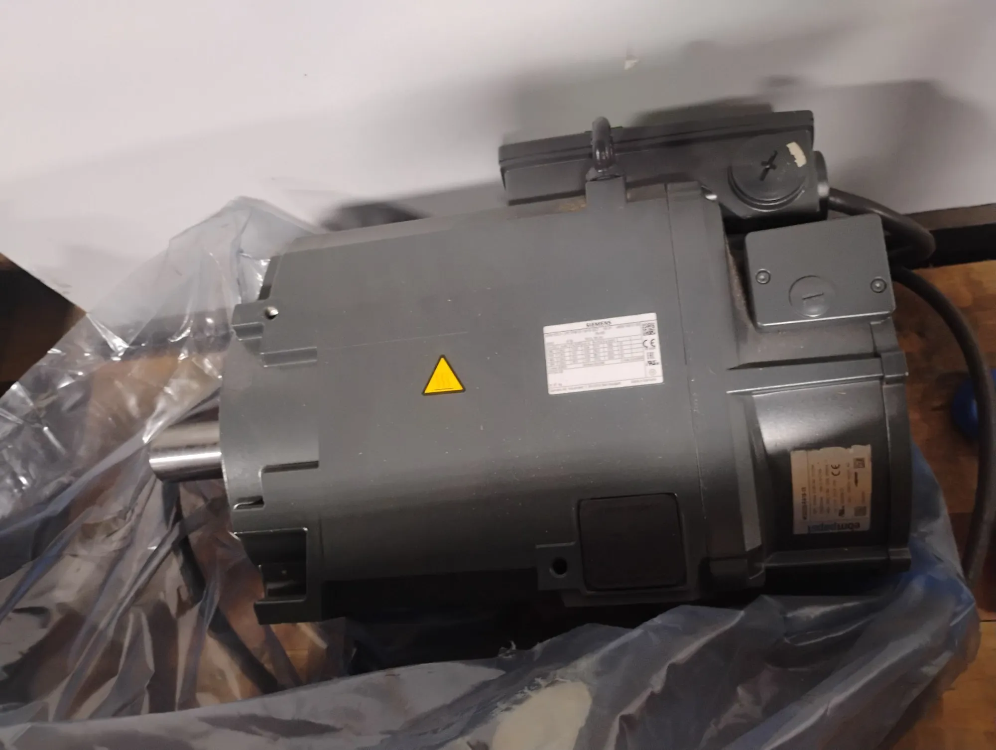 USED SIEMENS 1PH8131-1AF10-2BC1