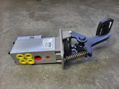 NEW KOMATSU 58E-61-00100