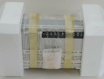 NEW Allen-Bradley 1745-E104