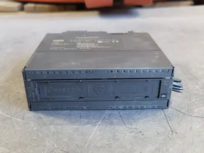 USED SIEMENS 6ES7 322-1HF10-0AA0