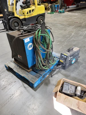 Miller Deltaweld 302 Welder