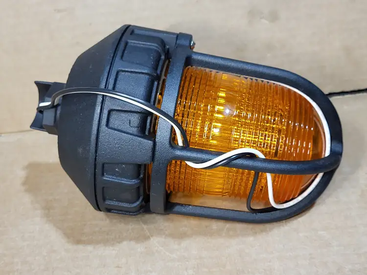 New | in-Stock FEDERAL SIGNAL 151XST-120A Lighting British Columbia CA | Lenmark #1440043
