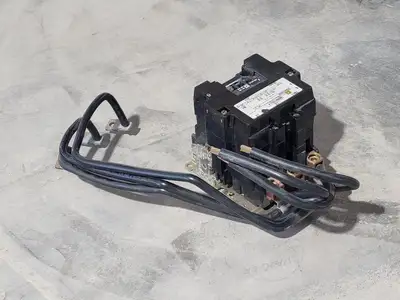 USED SQUARE D 8736SF01B76S