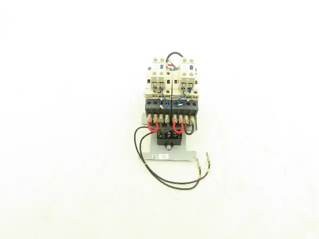 Schneider Electric LC1DT40-BD Contactor 3Ph 600v 20Hp 24vDC Coil Lot of 2