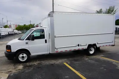 Used 2017 GMC SAVANA G3500 Box trucks Florida US | Truck and Van Outlet #1541709