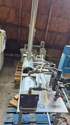 Hinds Bock 128 oz. depositor/PUMP