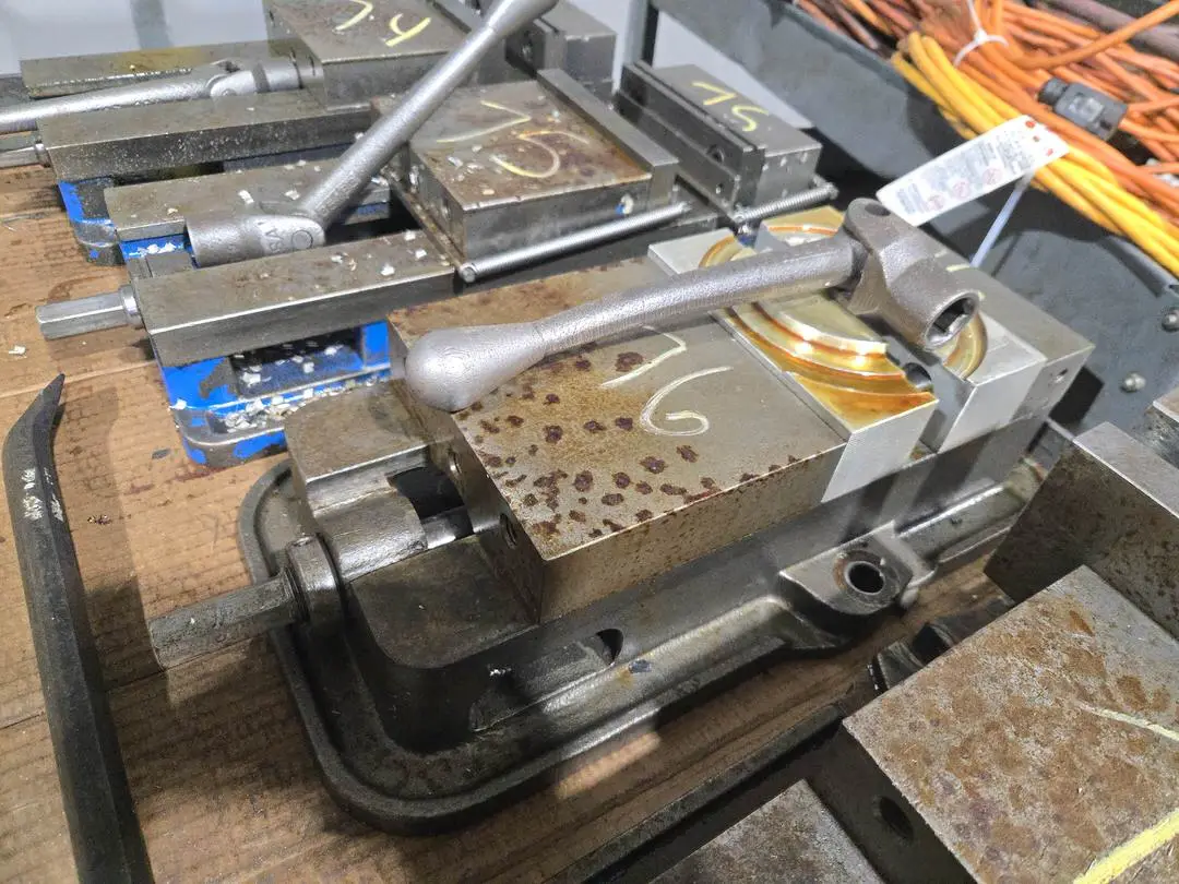 (1) Machinist Vise
