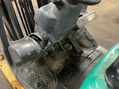 USED 2010 KOMATSU FG25T-16