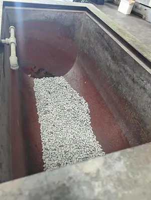 USED 1990 ULTRAMATIC PORTABURR 5 VIBRATORY TUMBLER