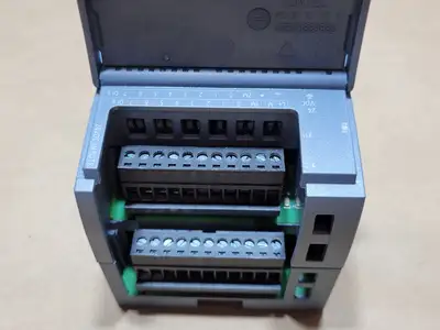 USED SIEMENS 6ES7 223-1PH32-0XB0