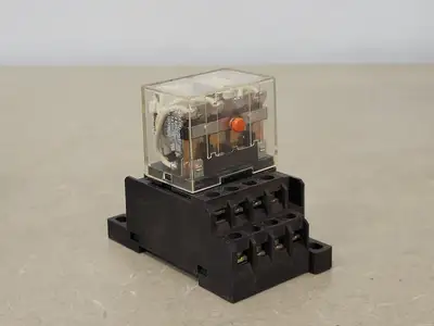 USED OMRON LY4I4N