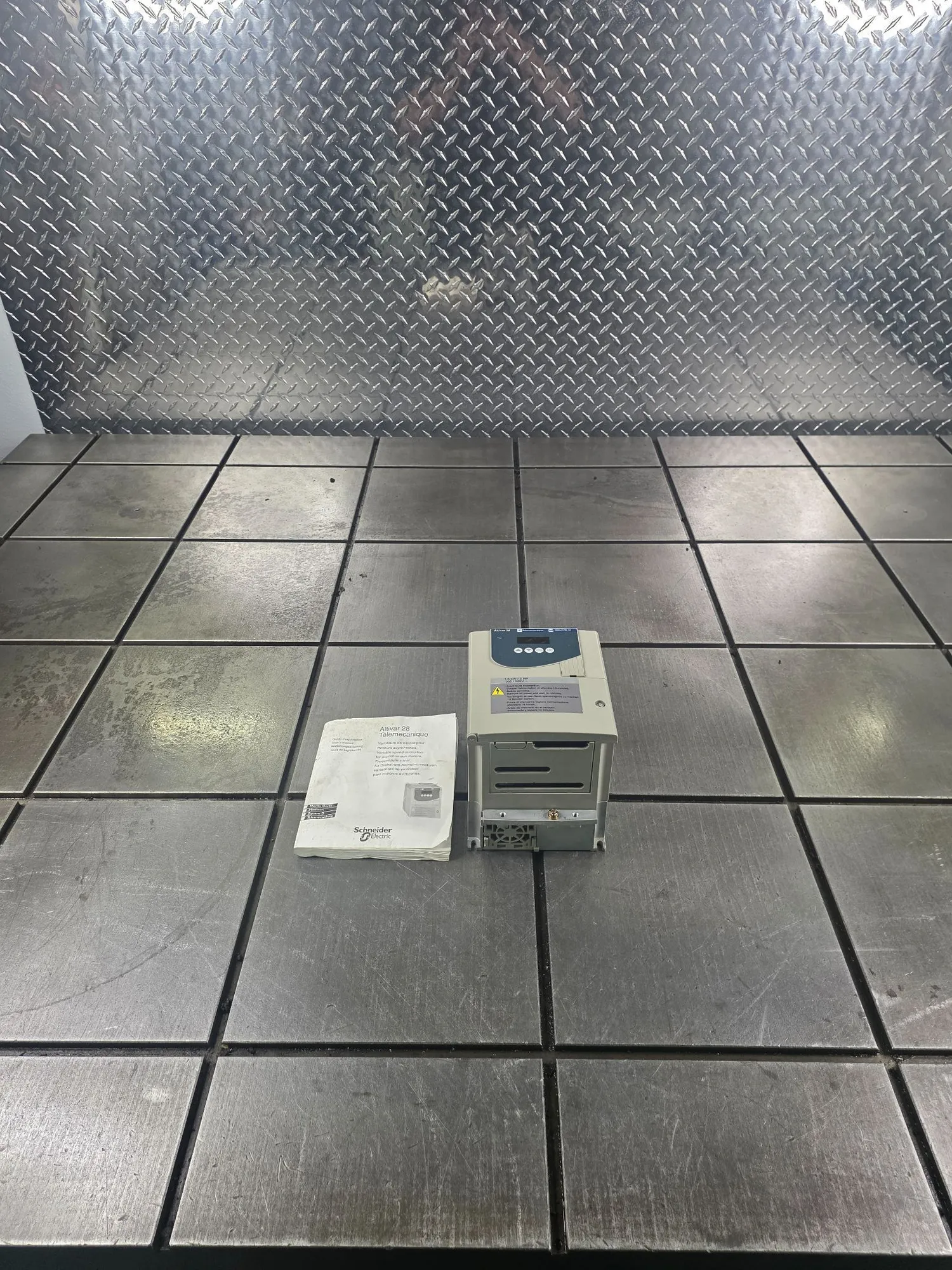 USED TELEMECANIQUE ALTIVAR 28