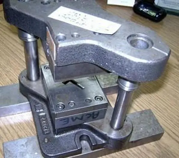 0658-390 Die Set to Make Large Religious Cross