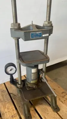 Used Carver 7585656587557776678686968 Miscellaneous Laboratory Equipment California US | Amiron Machinery #1266094
