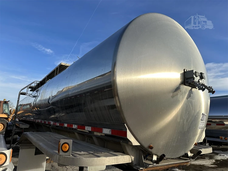 Used 1991 WALKER _UNKNOWN_ Tanker Trailers Indiana US | Lakeshore Equipment Sales #1546605