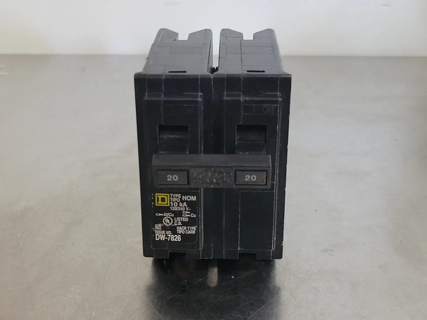 USED SQUARE D HOM220