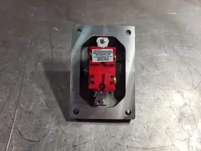 NEW CROUSE-HINDS DSD936 SA