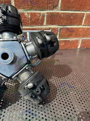 USED 5 ITT PURE FLO ADVANTAGE STAINLESS STEEL DIAPHRAGM VALVE W/ 1" SANITARY FITTING